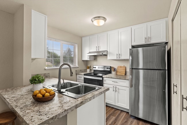Welcome to University Commons - Monte Vista Apartments
