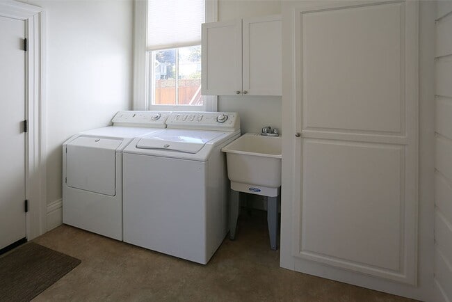 Building Photo - 14 Whitney St