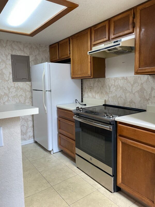 Building Photo - 6036 Gunbarrel Ave