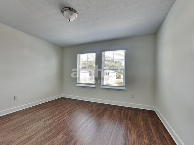 Building Photo - 3233 Bridge Haven Dr