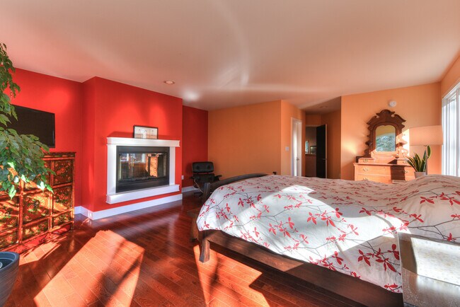 Main Level Master Bedrom #1 - 4 Melody Ct