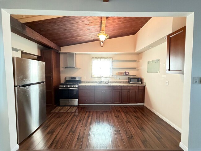 Building Photo - Beautiful & Spacious 3Bedroom / 1.5Bath in West Covina