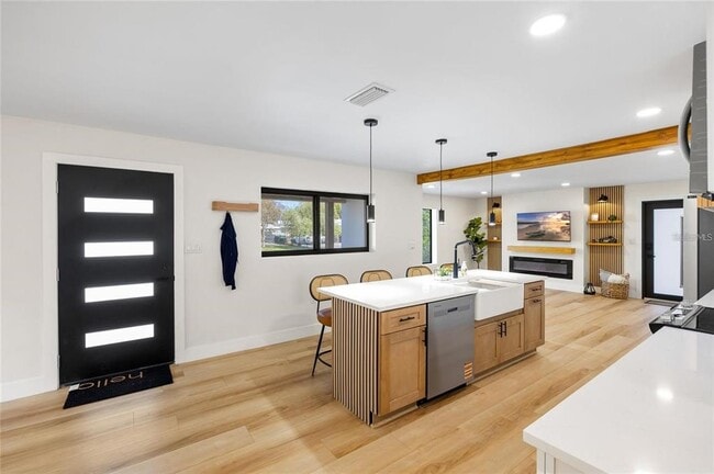 Building Photo - 4412 W Trilby Ave