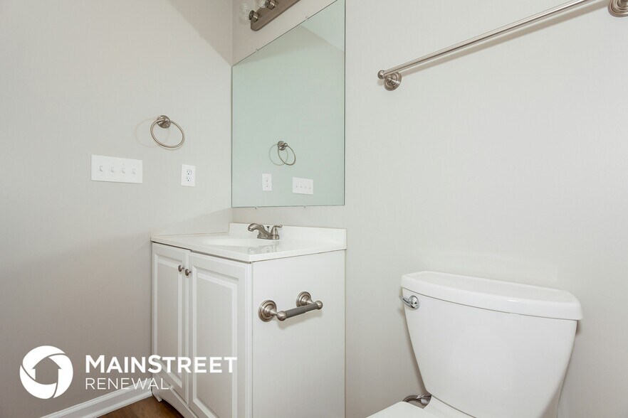 Building Photo - 1208 McAllister Dr