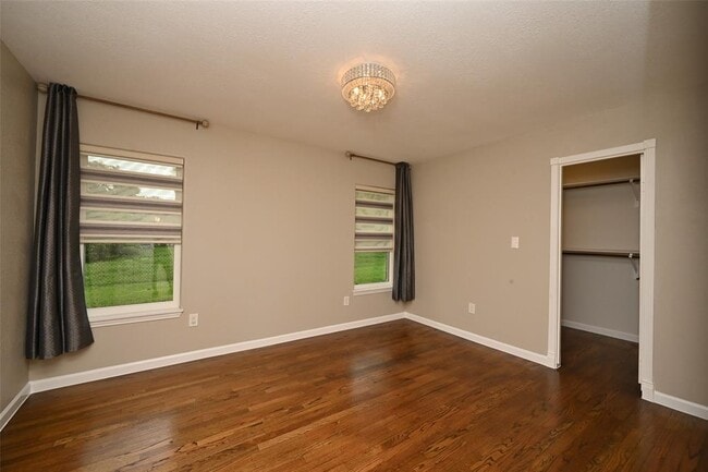 Building Photo - 2127 Lamonte Ln
