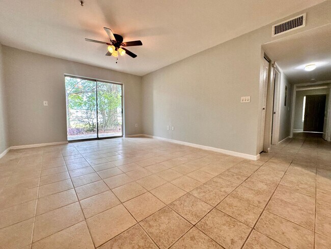 Building Photo - Spacious 2 Bed / 2 Bath Condo in Indian Lake – Ground Floor Unit