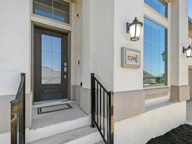 Building Photo - 3708 Mercer Rd