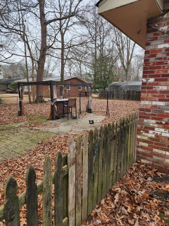 Building Photo - 4 Belle Cir