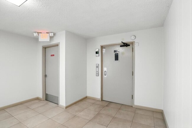 Building Photo - 1171 Compass Ln