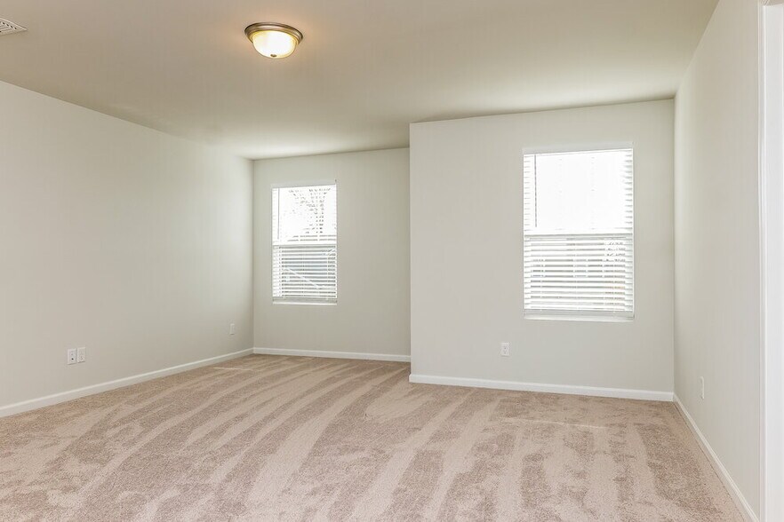 Building Photo - 621 Samuel Lee Ln