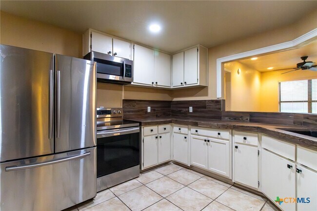 Building Photo - 4406 Bowles Dr