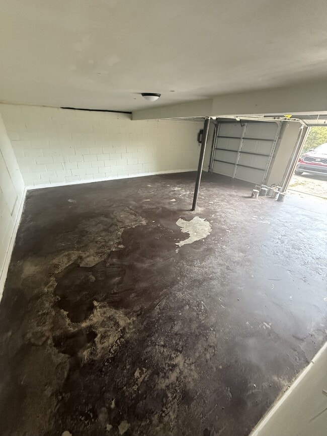 Building Photo - 2404 N Gray St