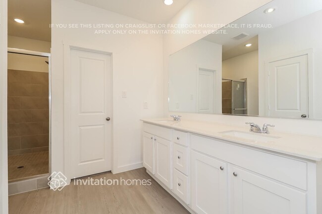 Building Photo - 308 Sedalia Trl