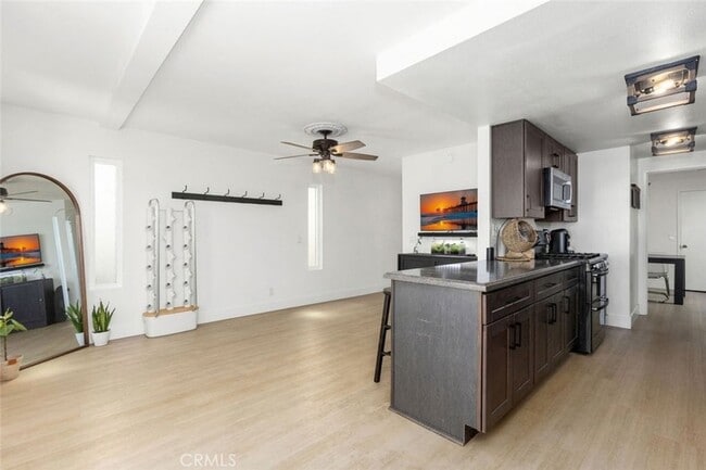 Building Photo - 222 17th St