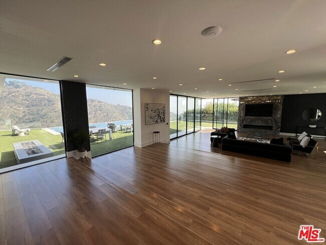 Building Photo - 2110 Hercules Dr