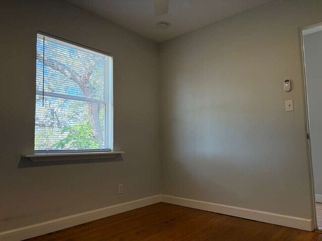 Building Photo - 2 Bedroom Single Family Home in the Desirable Westminster Heights Neighborhood