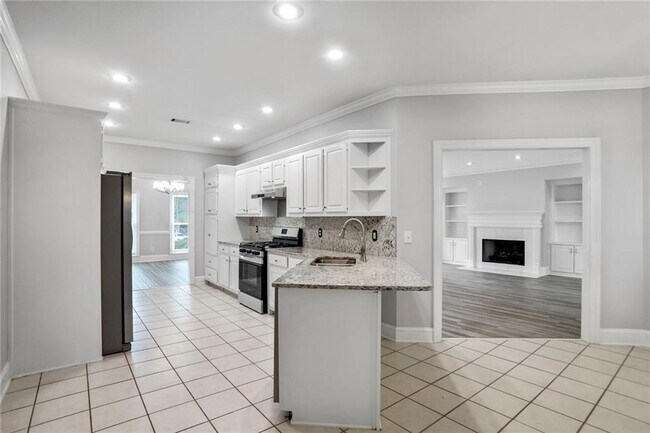 Building Photo - 6310 Chestnut Pkwy