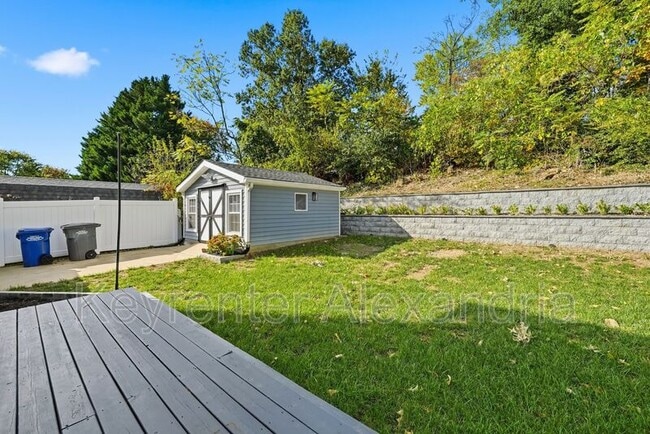 Building Photo - 6022 Rixey Dr