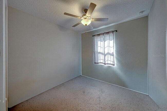 Building Photo - 295 Lake Smart Cir