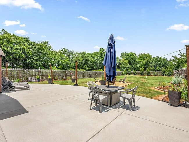 Building Photo - Lease OR Lease to Own