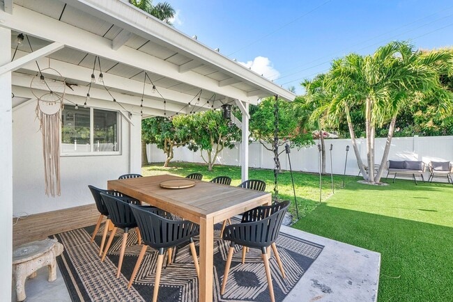 Building Photo - 101 SE 13th St