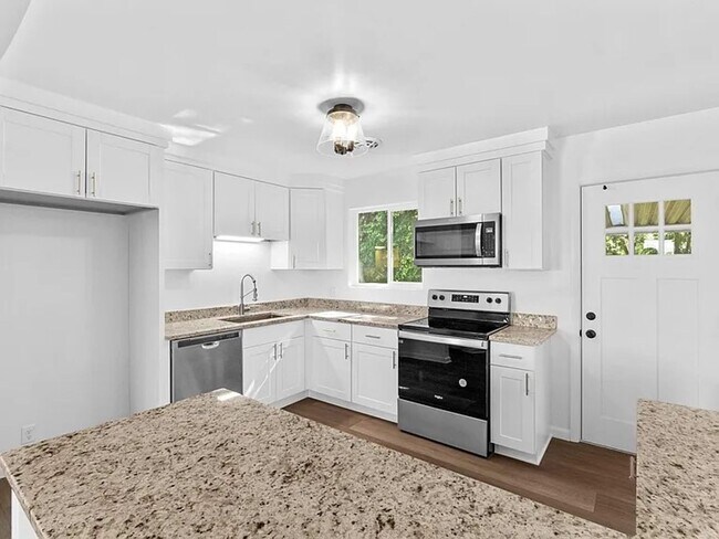 Building Photo - Renovated 4-Bedroom, 3-Bathroom Home in Millcreek