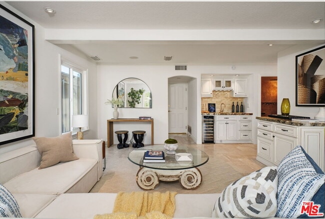 Building Photo - 6497 Country Club Dr