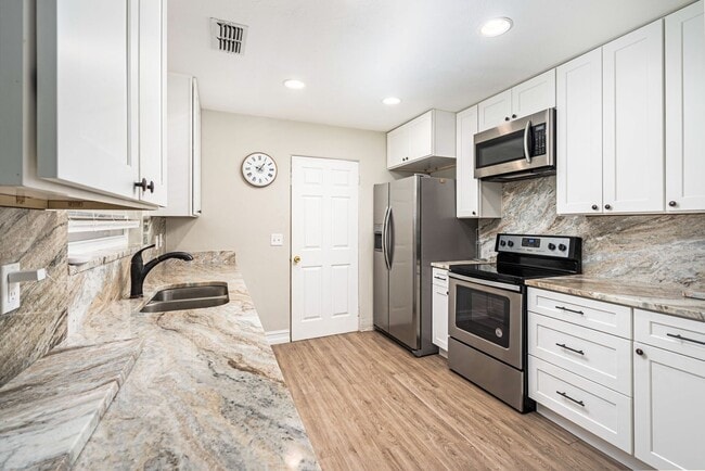Building Photo - 2 Bed, 1.5 Bath Port Orange Home w/ Flex R...