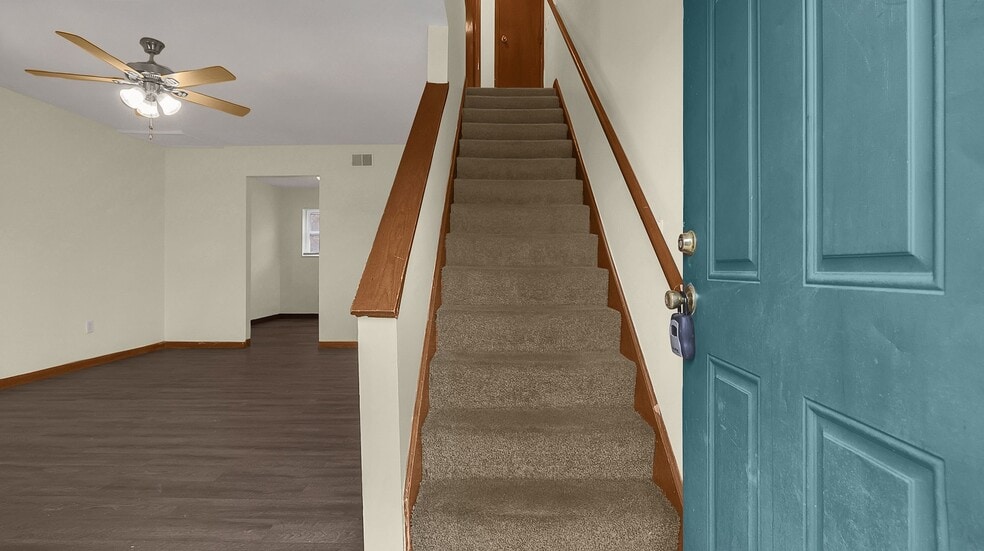 Building Photo - 3042 Sandridge Ave