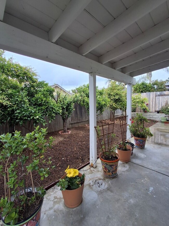 Building Photo - Beautifully Remodeled 4-Bedroom, 3-Bath w/ 2 Car-Garage and Central AC/Heat! MUST SEE!!!