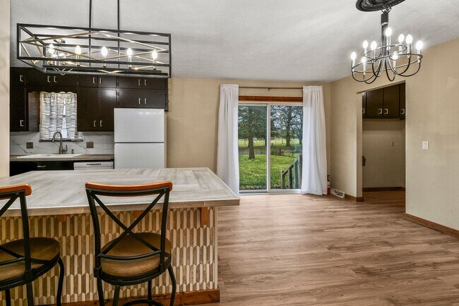 Building Photo - 3 Bed, 2 Bath Home for Rent Near Tom Watkins Park