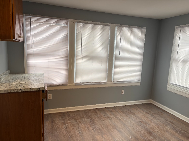 Building Photo - 15886 Northlawn St