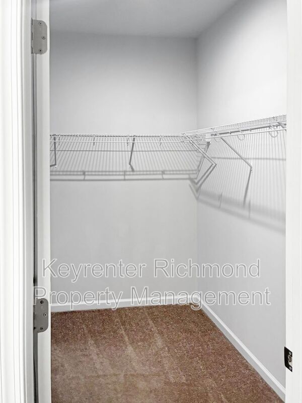 Building Photo - 719 McCormick Farm Dr