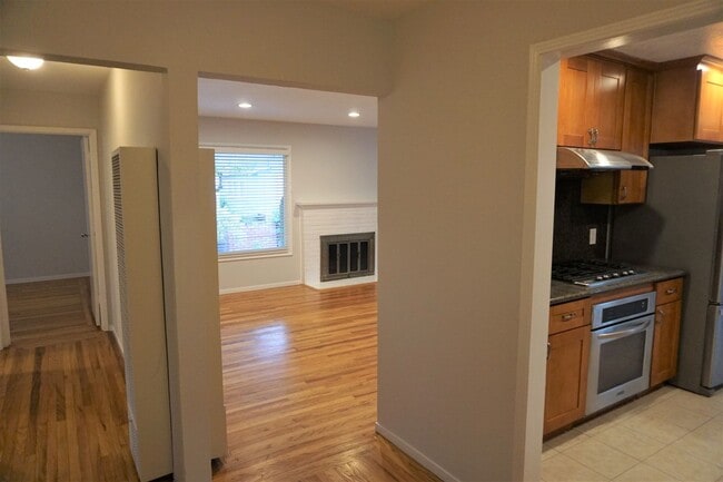 Building Photo - Well Maintained Single-Family Home in Saratoga!