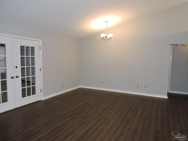 Building Photo - 7663 Charter Oaks Dr