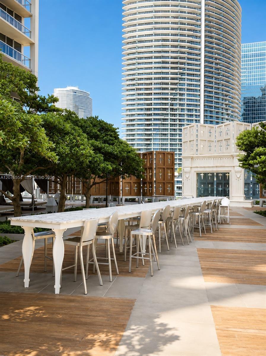 Building Photo - 465 Brickell Ave