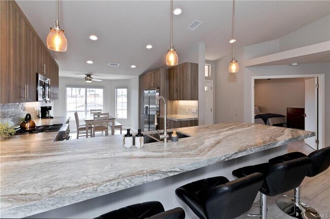 Building Photo - 172 Torrey Pine Drive, Palm Desert, CA 922...