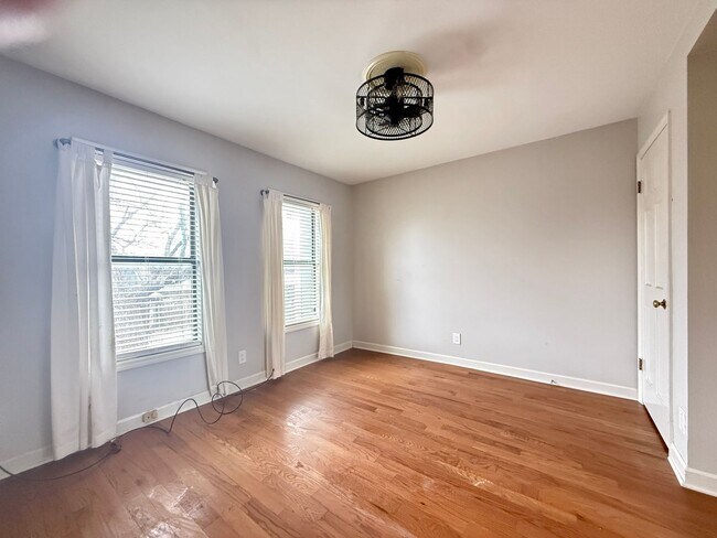 Building Photo - Quaint East Nashville Townhome