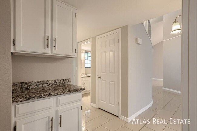 Building Photo - 5337 W Desert Hills Dr