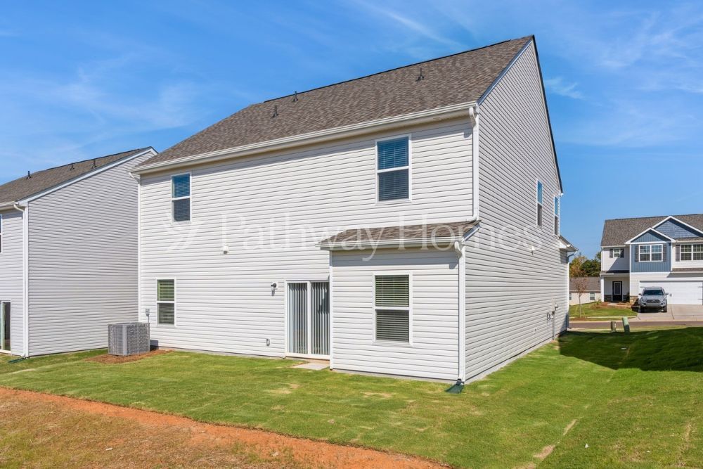 Building Photo - 102 N Sina St