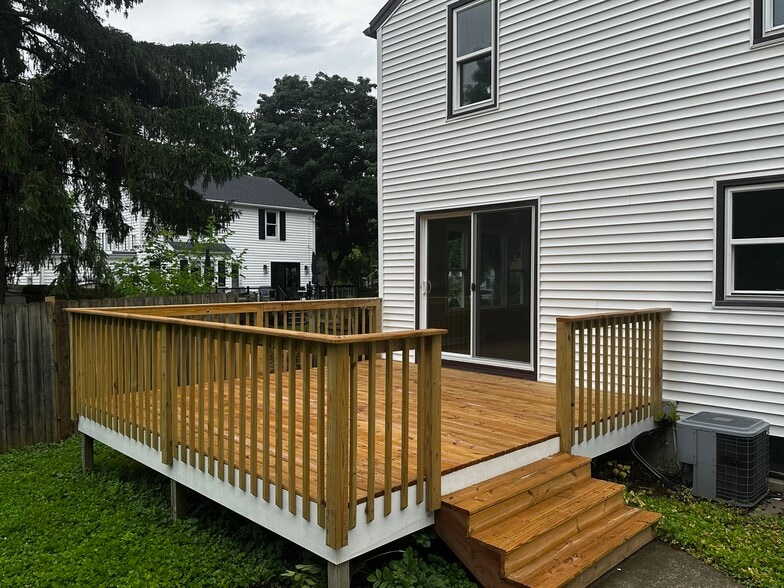 Building Photo - 1713 Sheridan St