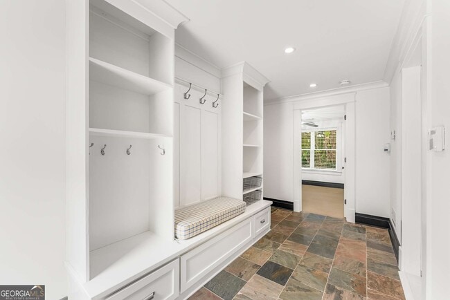 Building Photo - 546 Candler Park Dr NE