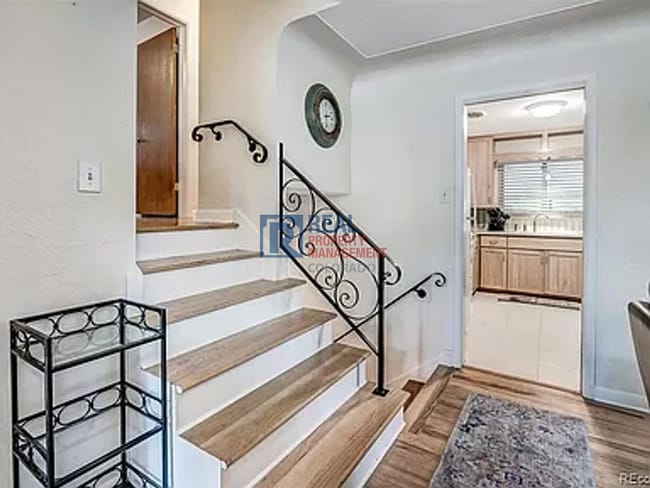 Building Photo - 2564 S Yates St