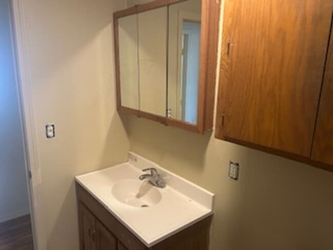 Building Photo - 3 bedroom, 1 bath house (pictures coming soon)