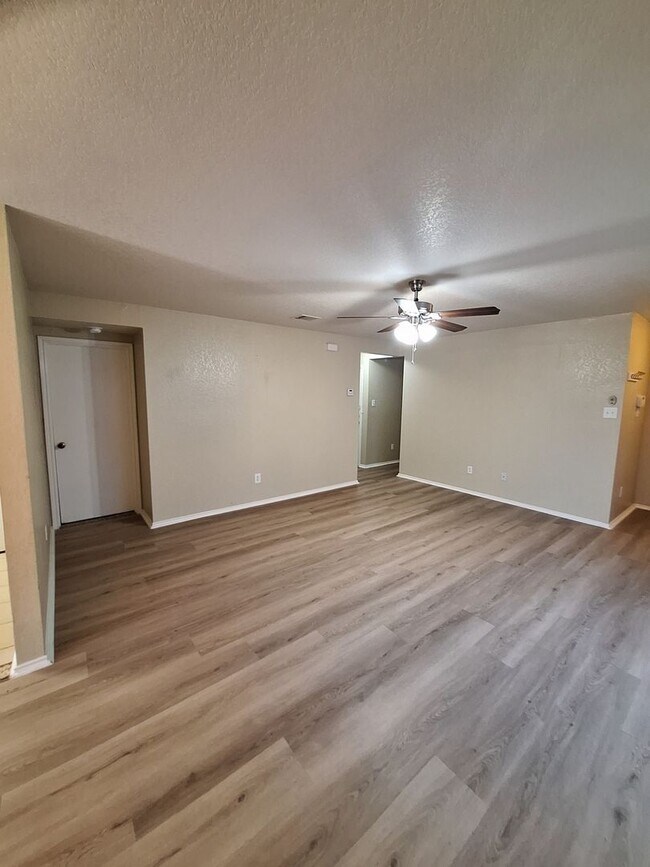 Building Photo - Bridgewood Corner Lot