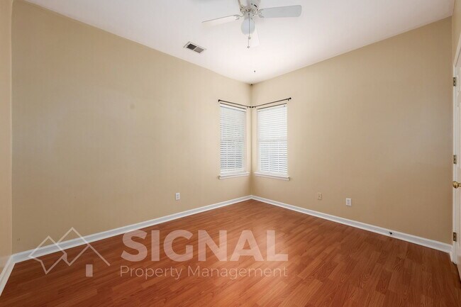 Building Photo - 108 Spring Pl