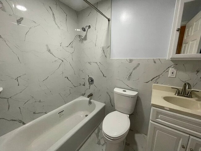 Building Photo - 10-23 Bay 31st Street