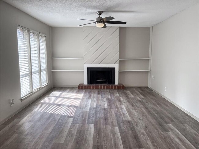 Building Photo - 7206 Creekside Dr