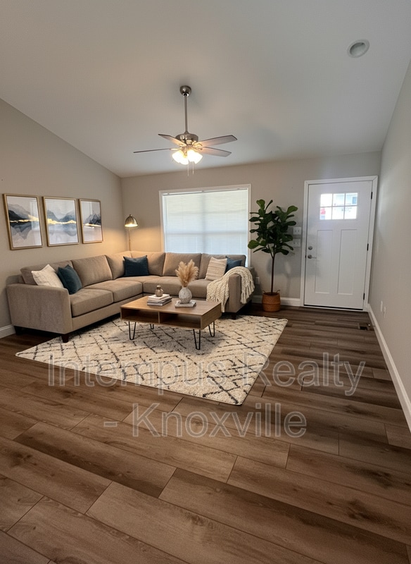 Building Photo - 355 W Outer Dr