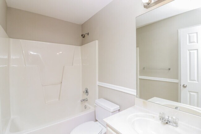 Building Photo - 503 Millside Tr